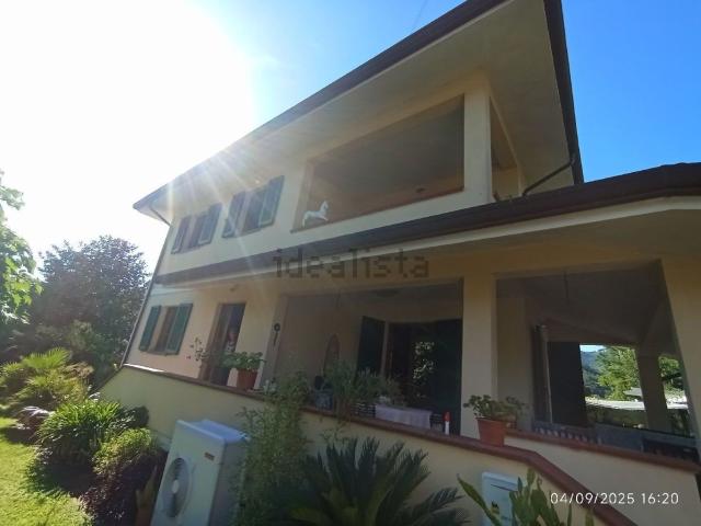 Case e ville in vendita di 210 m²