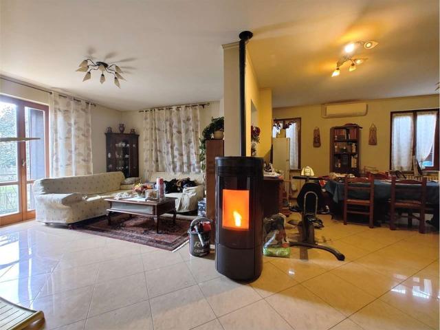 Case e ville in vendita di 210 m²