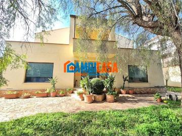 Case e ville in vendita di 210 m²