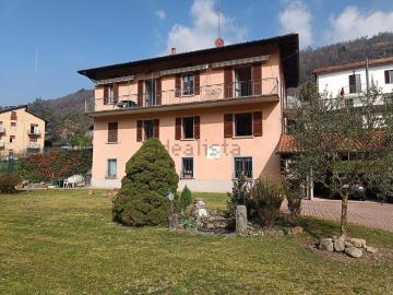 Case e ville in vendita di 210 m²