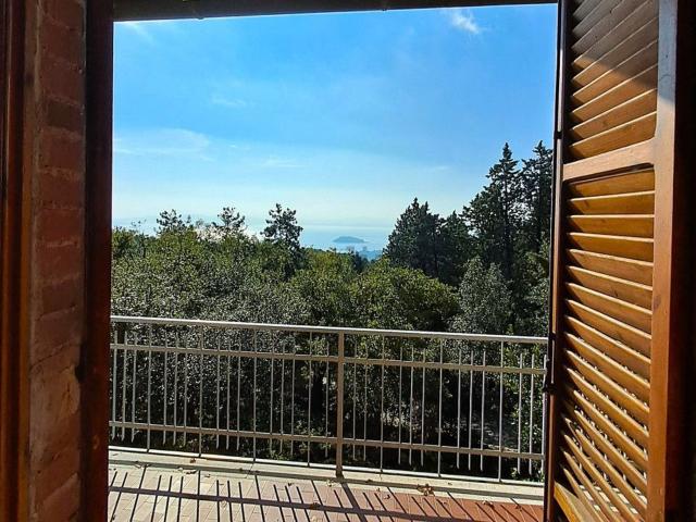 Case e ville in vendita di 210 m²