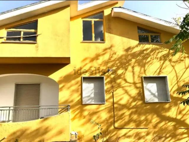 Case e ville in vendita di 210 m²