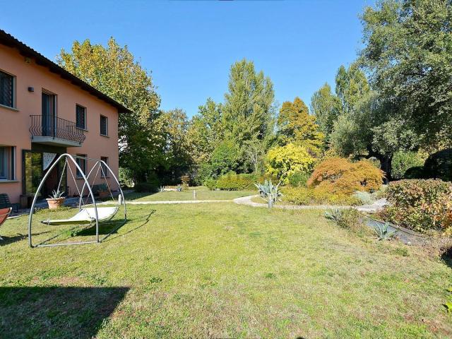 Case e ville in vendita di 210 m² in Via Carlo Jussi