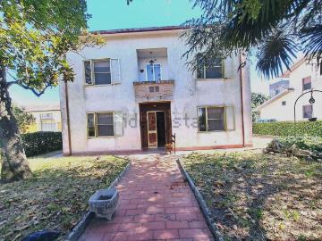 Case e ville in vendita di 210 m² in Via Caseggiato