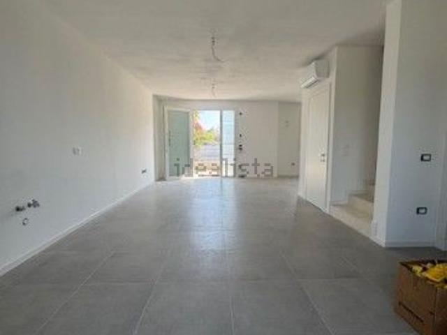 Case e ville in vendita di 210 m² in Via Bassanese