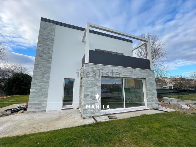Case e ville in vendita di 210 m² in Via Bastia