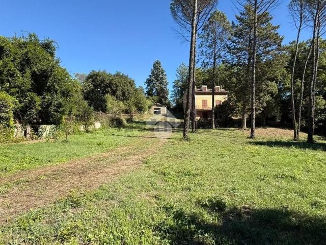 Case e ville in vendita di 210 m² in Via Germania