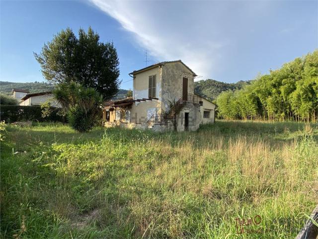 Case e ville in vendita di 210 m² in Via Giacomo Matteotti, 2018