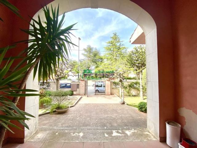Case e ville in vendita di 210 m² in Via Giovanni Dalle Bande Nere