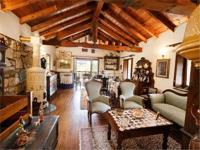 Case e ville in vendita di 210 m² in Via Granerolo