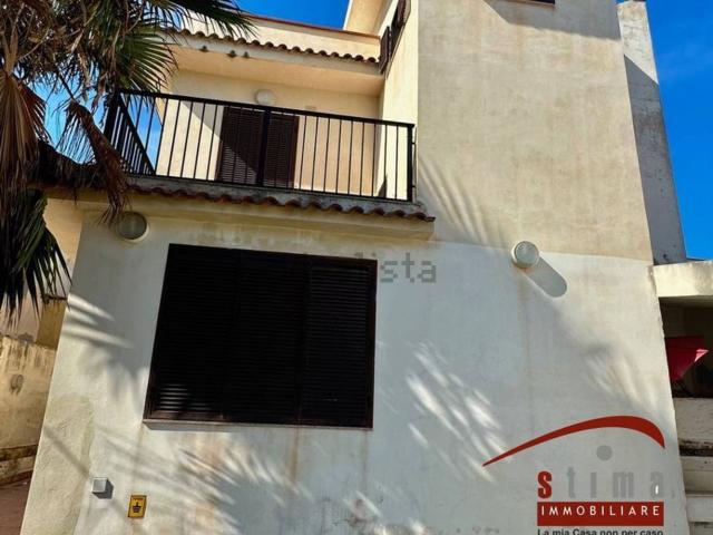 Case e ville in vendita di 210 m² in Via Grotta Santa, 97