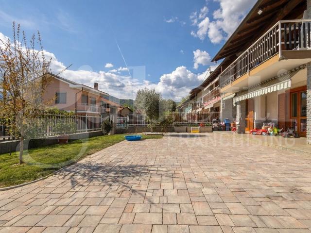 Case e ville in vendita di 210 m² in Via dei Ranuncoli, 7