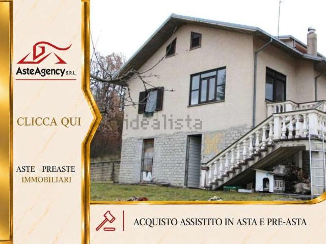 Case e ville in vendita di 210 m² in Via del Castagneto, 8