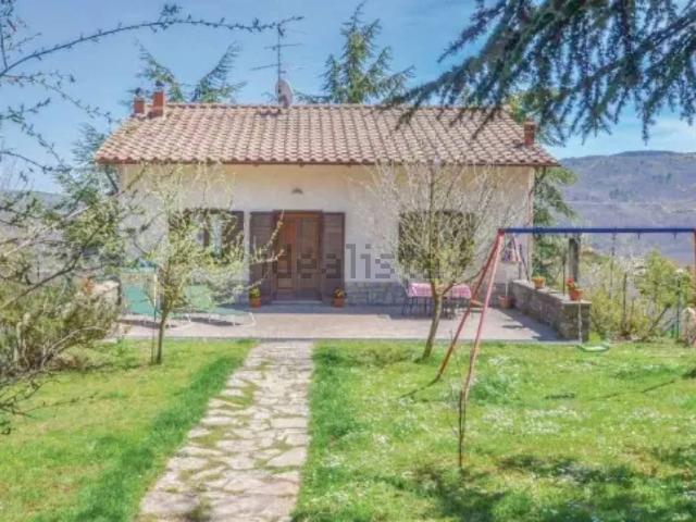 Case e ville in vendita di 210 m² in Via del Poggio
