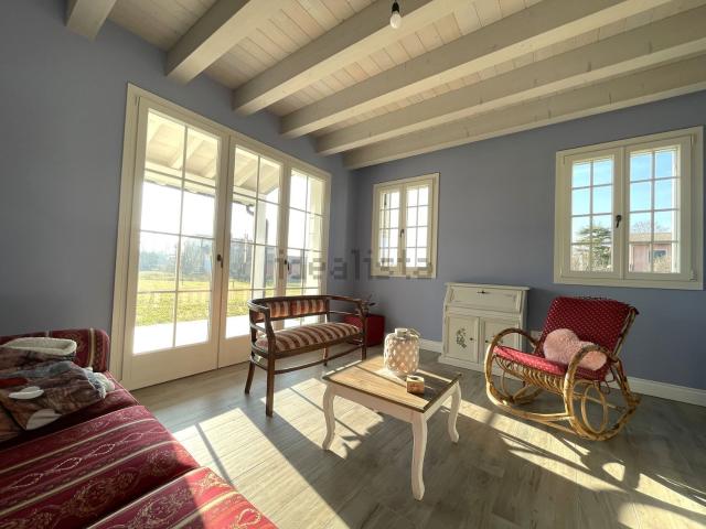 Case e ville in vendita di 210 m² in Via IV Novembre