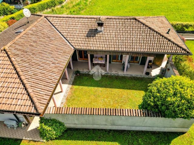 Case e ville in vendita di 210 m² in Via Molino