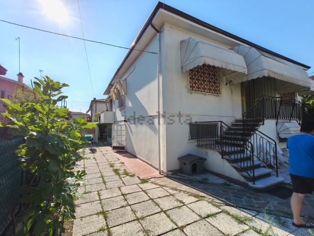 Case e ville in vendita di 210 m² in Via Mazzorbo