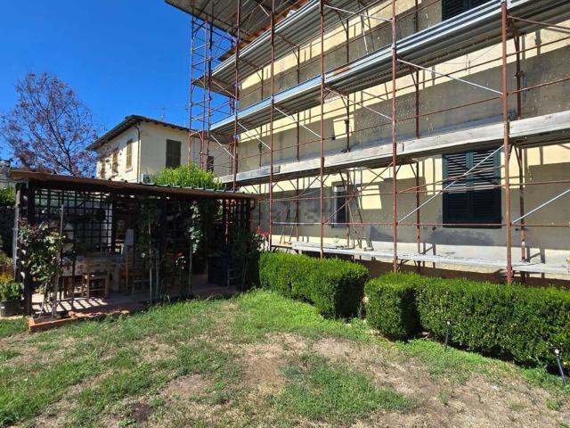 Villetta bifamiliare in vendita di 210 m² in Via Martiri della Libertà