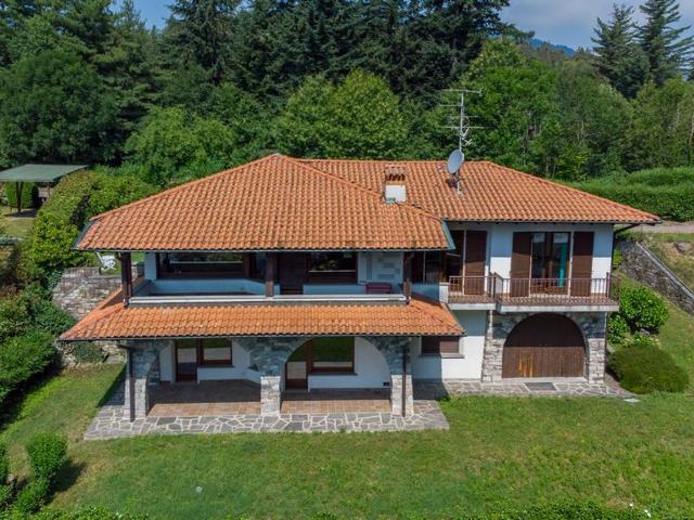 Case e ville in vendita di 210 m² in Via Nova, 27