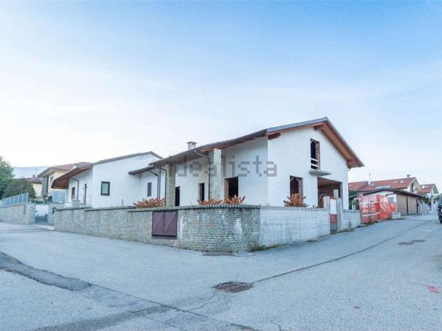 Case e ville in vendita di 210 m² in Via San Martino