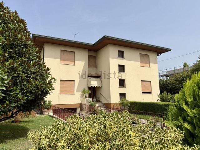 Case e ville in vendita di 210 m² in Via San Pio X, 239