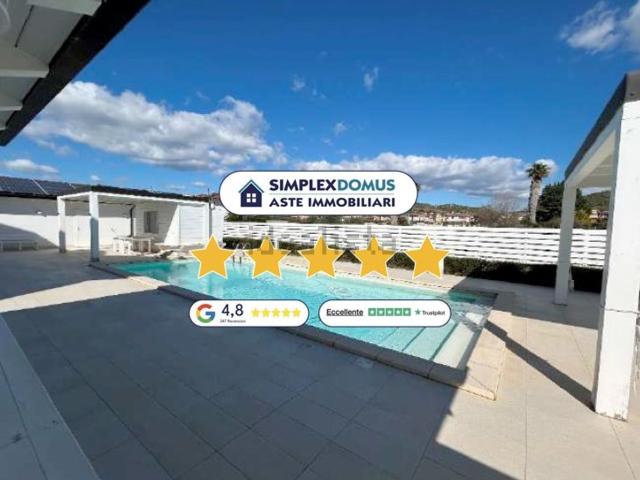 Case e ville in vendita di 210 m² in Via Portofino