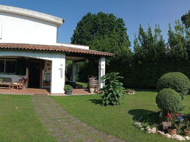 Case e ville in vendita di 210 m² in Via Pietrarsa, 75