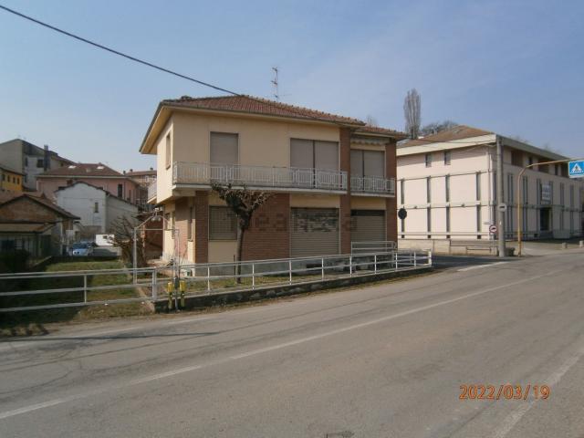 Case e ville in vendita di 210 m² in Via Pragelato, 16