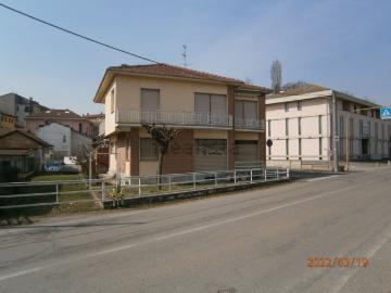 Case e ville in vendita di 210 m² in Via Pragelato, 16
