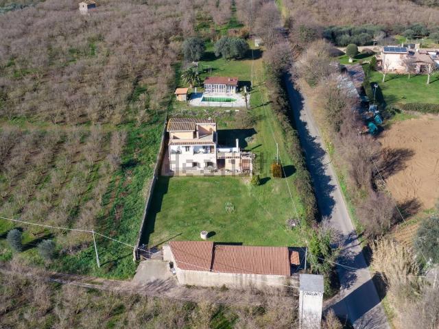 Case e ville in vendita di 210 m² in Via Roma