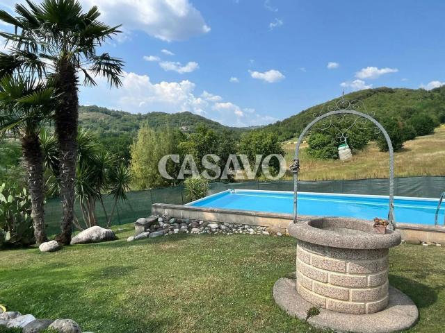 Case e ville in vendita di 210 m² in Via Ricciardi, 18