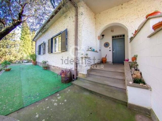 Case e ville in vendita di 210 m² in Viale Parigi