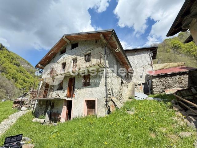 Case e ville in vendita di 210 m² in Frazione Grondo