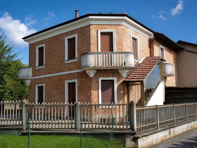Case e ville in vendita di 210 m² in Frazione Rivalta