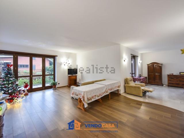 Case e ville in vendita di 210 m² in Strada del Fornas, 70