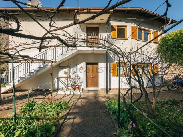 Case e ville in vendita di 211 m² in Via Santa Giustina, 91