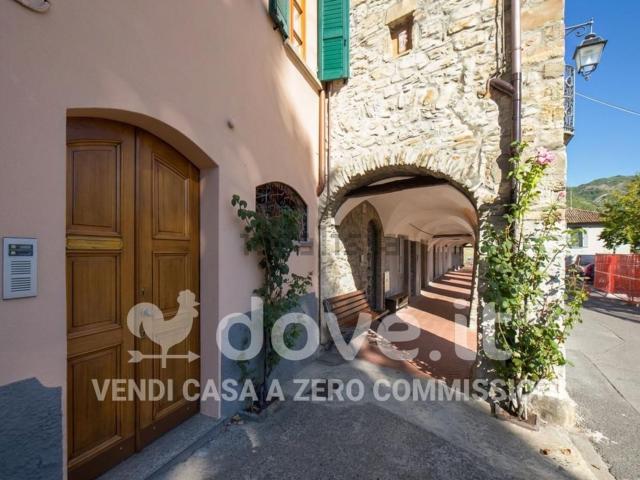 Case e ville in vendita di 211 m² in Piazza di Porta Frangula, 9