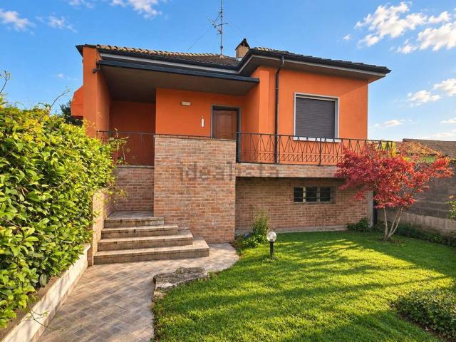 Case e ville in vendita di 212 m²