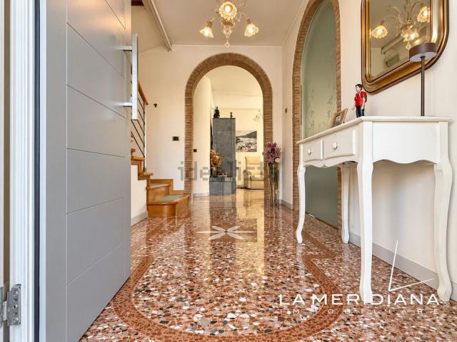 Case e ville in vendita di 212 m² in Via Almorò Albrizi