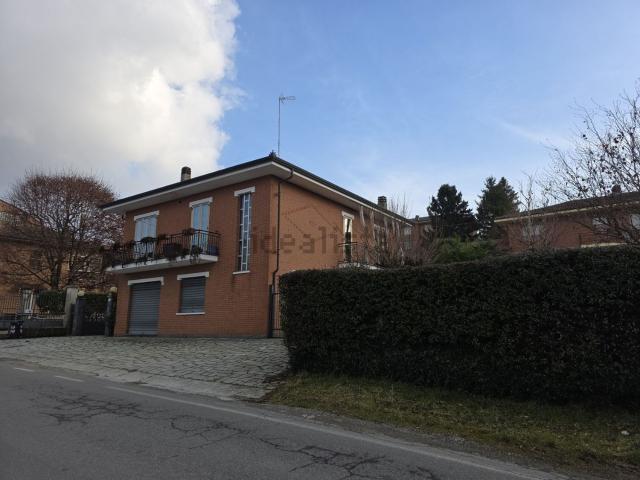 Case e ville in vendita di 212 m² in Via Chivasso, 11