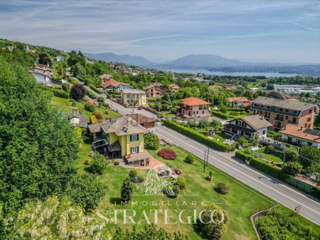 Case e ville in vendita di 212 m² in Via Circonvallazione, 25
