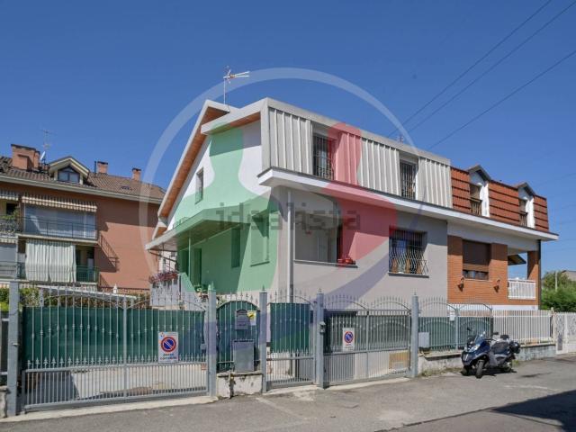 Case e ville in vendita di 212 m² in Via A. Meucci, 18