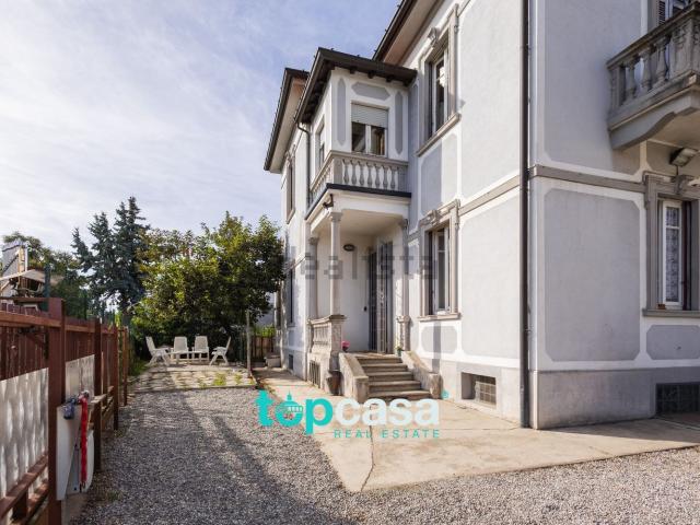 Case e ville in vendita di 212 m² in Via Bettolino, 28