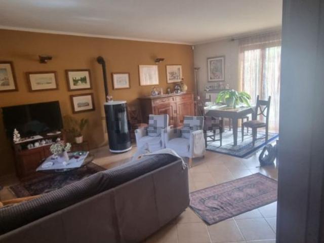 Case e ville in vendita di 212 m² in Via Bertolino
