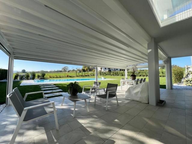 Case e ville in vendita di 212 m² in Strada Comunale per Fornio, 3