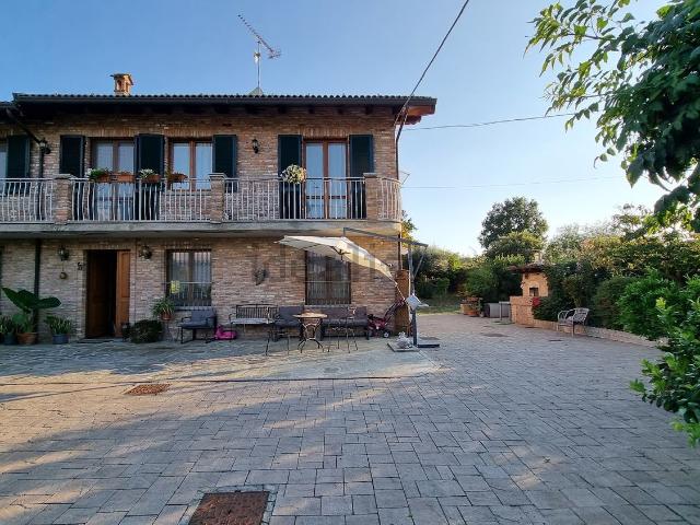 Case e ville in vendita di 212 m² in Strada Provinciale per Garbagna