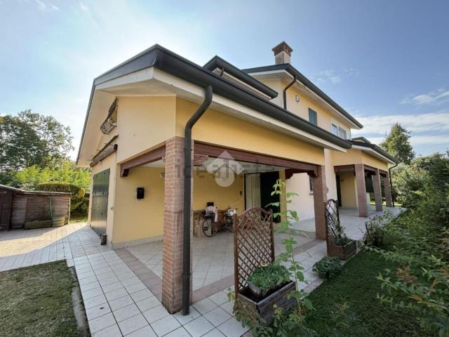 Case e ville in vendita di 213 m² in Via Ca&apos  Lin, 4