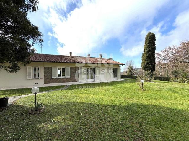 Case e ville in vendita di 213 m² in Via San Giuseppe
