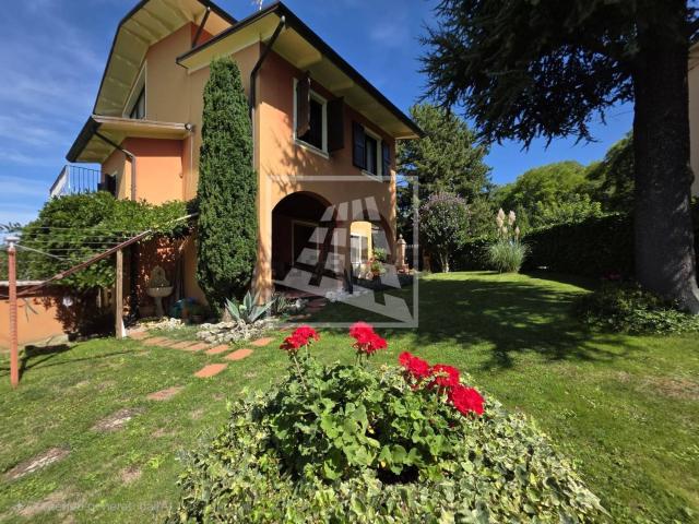 Case e ville in vendita di 213 m² in Via Poiago, 17