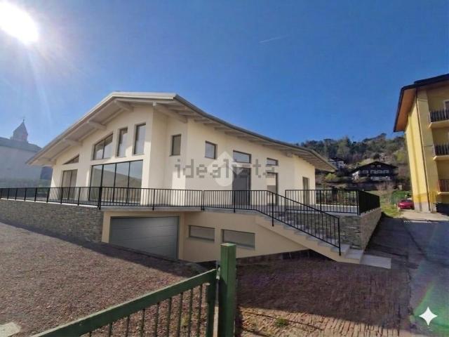 Case e ville in vendita di 213 m² in Via Piana, 15